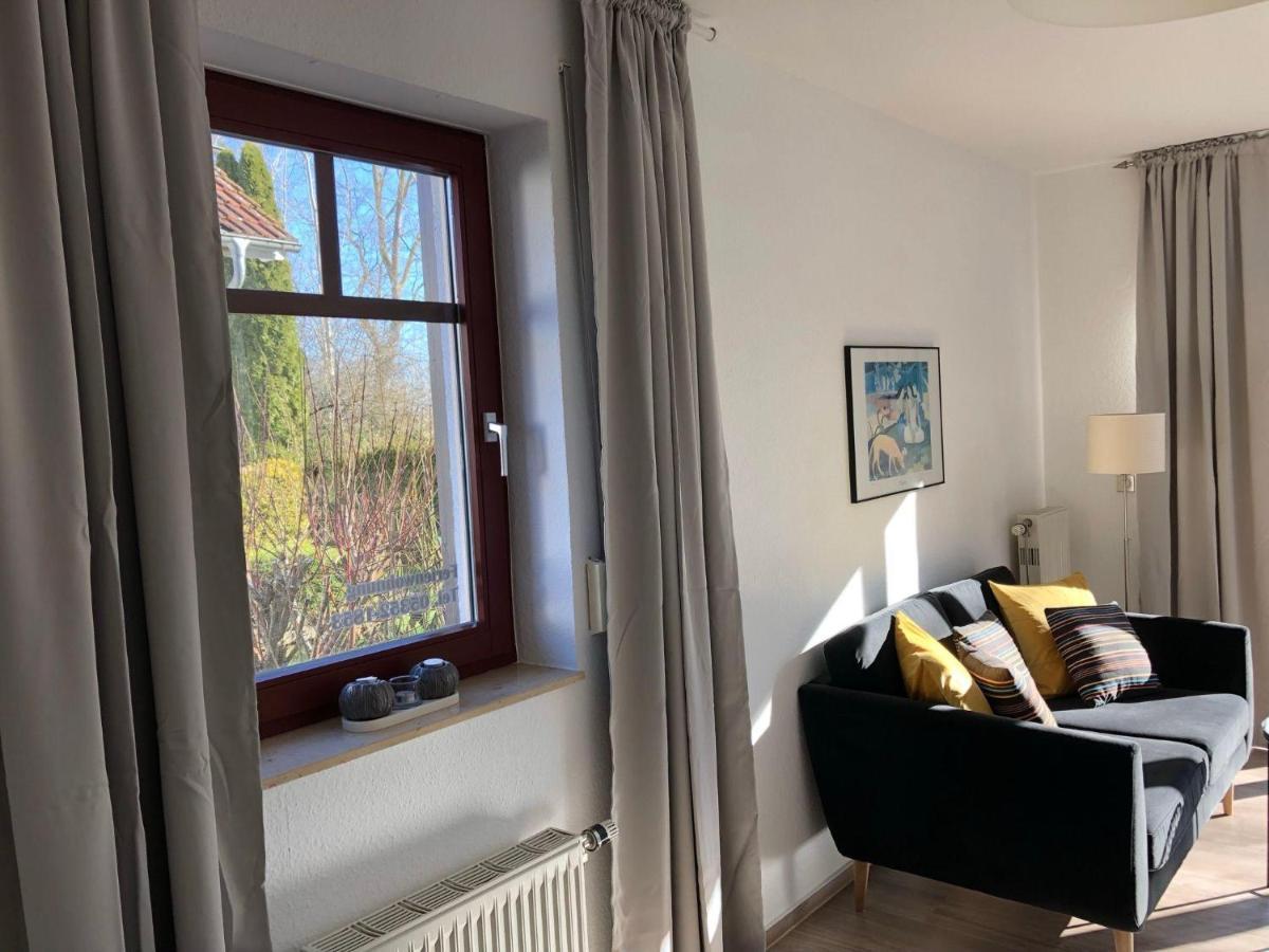 Ferienwohnung-Klaus-Stoertebeker-Mit-Sonnenterrasse-Garten-Zwischen-Strand-Wald-Und-Wiese Gustow  エクステリア 写真