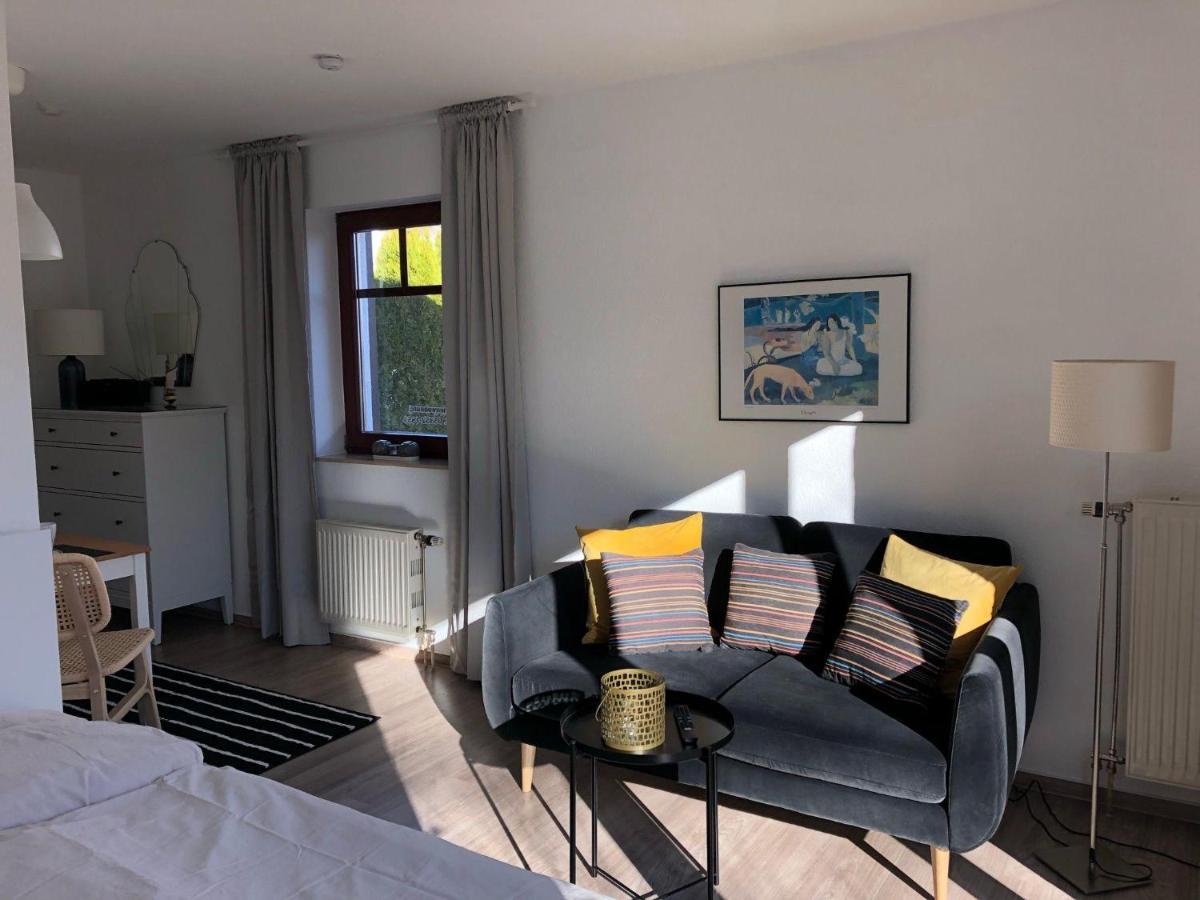 Ferienwohnung-Klaus-Stoertebeker-Mit-Sonnenterrasse-Garten-Zwischen-Strand-Wald-Und-Wiese Gustow  エクステリア 写真