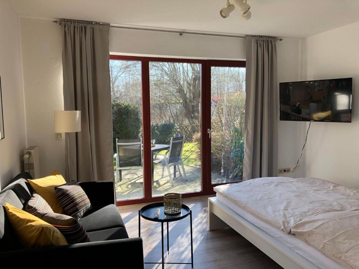 Ferienwohnung-Klaus-Stoertebeker-Mit-Sonnenterrasse-Garten-Zwischen-Strand-Wald-Und-Wiese Gustow  エクステリア 写真