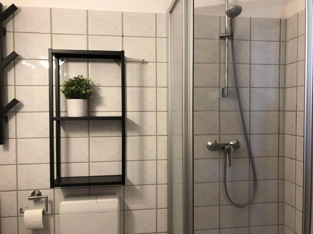 Ferienwohnung-Klaus-Stoertebeker-Mit-Sonnenterrasse-Garten-Zwischen-Strand-Wald-Und-Wiese Gustow  エクステリア 写真