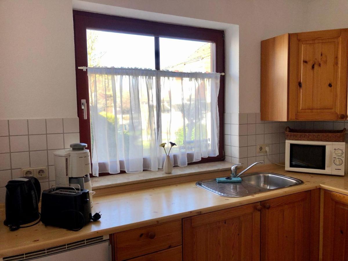 Ferienwohnung-Klaus-Stoertebeker-Mit-Sonnenterrasse-Garten-Zwischen-Strand-Wald-Und-Wiese Gustow  エクステリア 写真