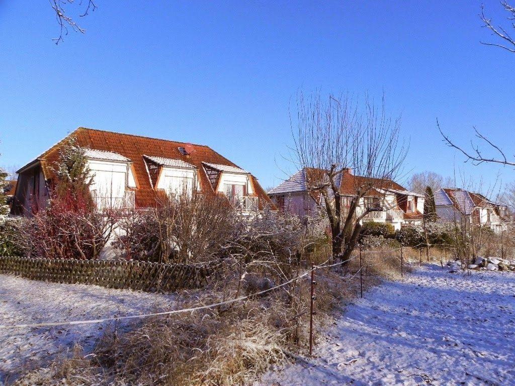 Ferienwohnung-Klaus-Stoertebeker-Mit-Sonnenterrasse-Garten-Zwischen-Strand-Wald-Und-Wiese Gustow  エクステリア 写真