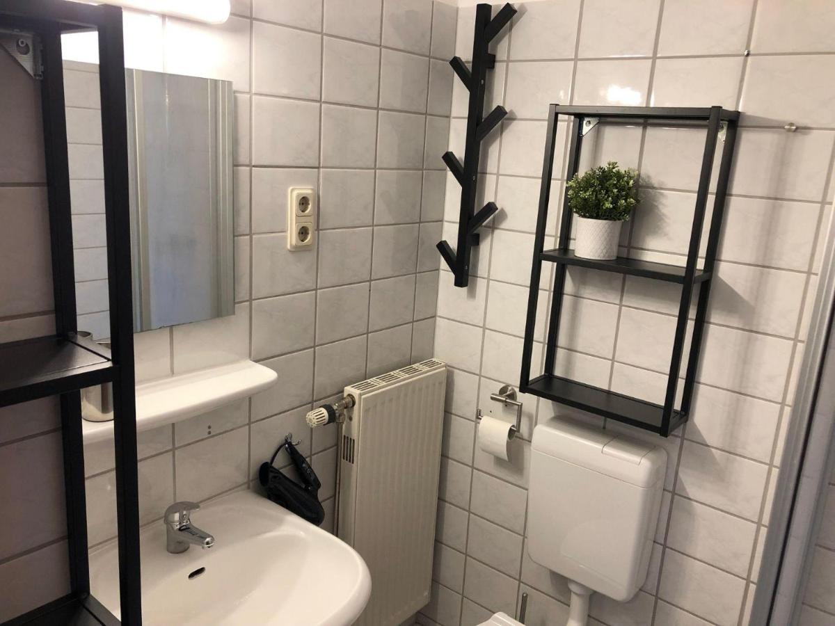 Ferienwohnung-Klaus-Stoertebeker-Mit-Sonnenterrasse-Garten-Zwischen-Strand-Wald-Und-Wiese Gustow  エクステリア 写真